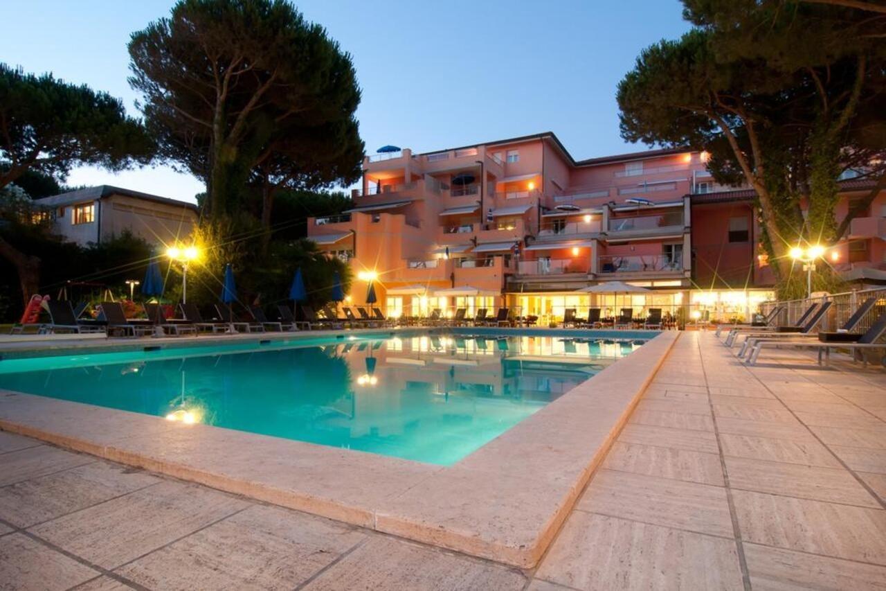 Versilia Palace Hotel Marina di Pietrasanta Exterior foto