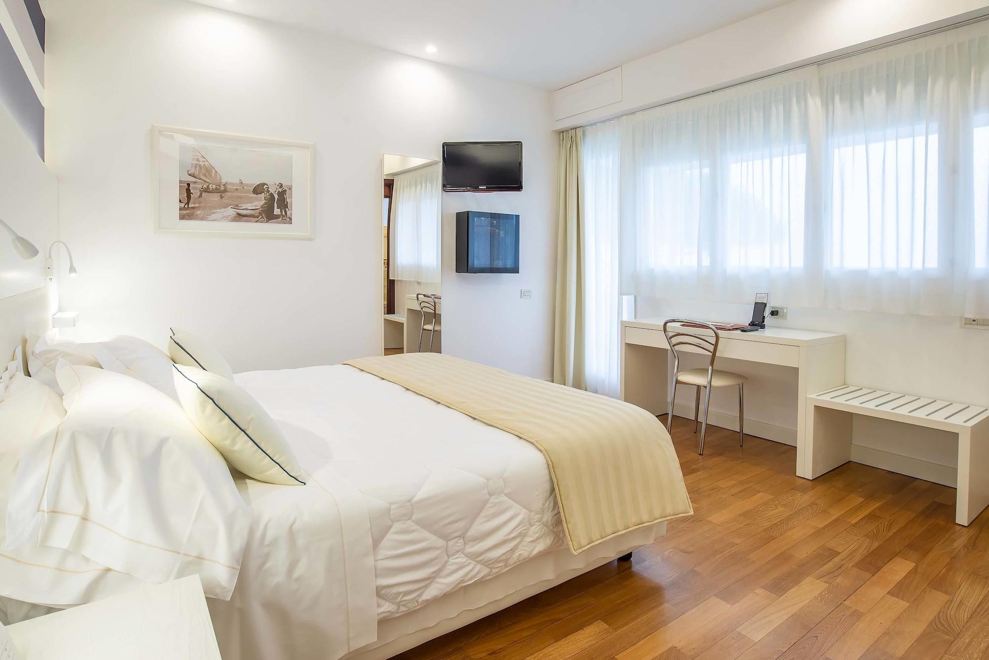 Versilia Palace Hotel Marina di Pietrasanta Exterior foto