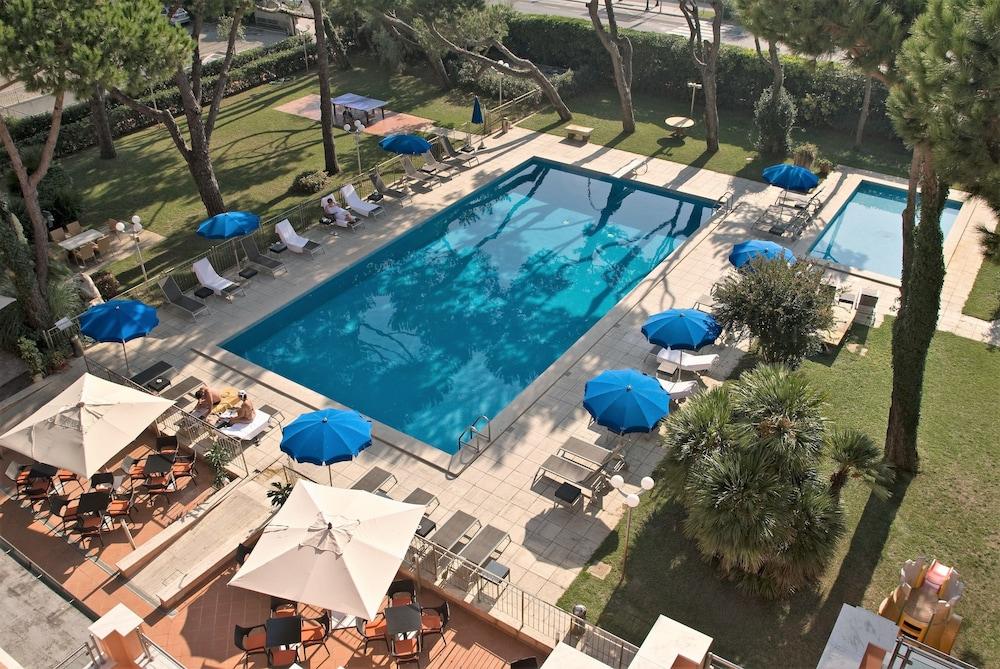 Versilia Palace Hotel Marina di Pietrasanta Exterior foto